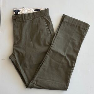 J. Crew Men's Olive Chinos 31x30